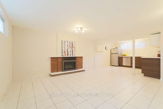 Lower - 45 Landfair Crescent