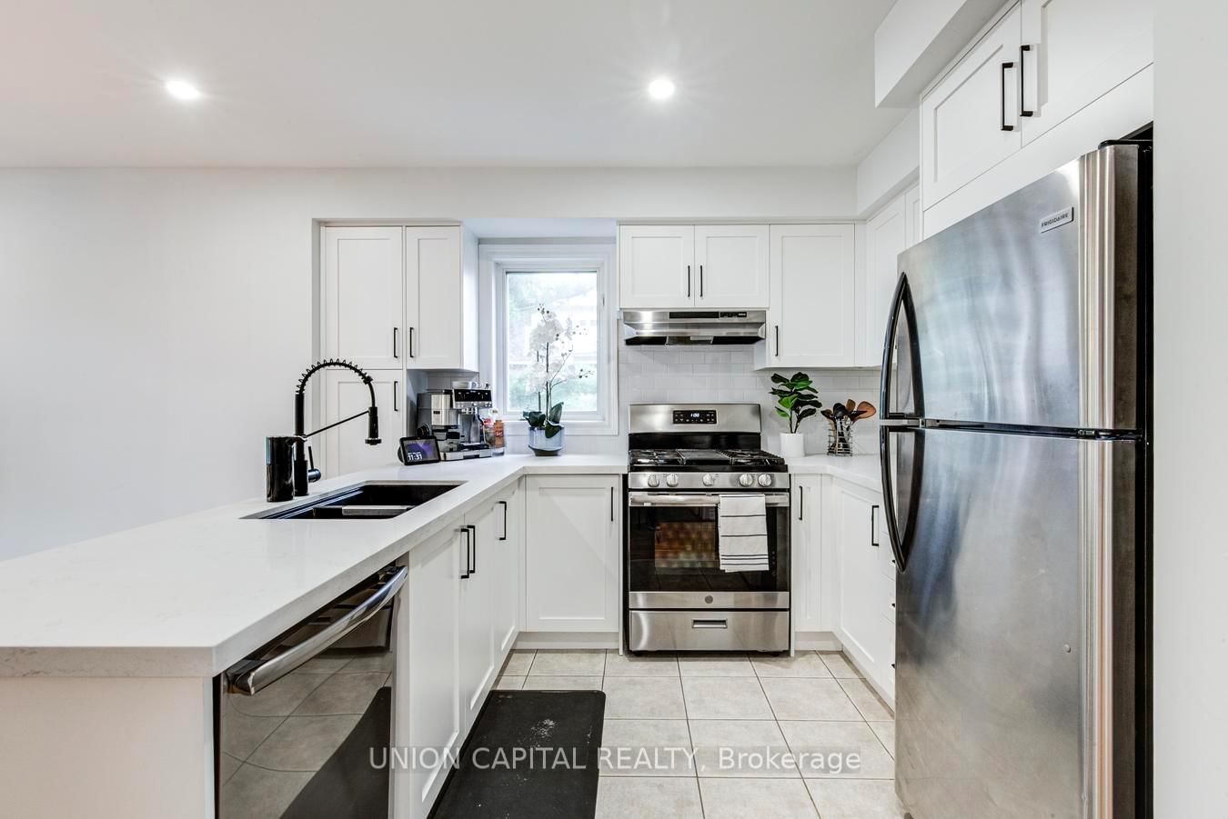 1 Bastedo Avenue • #8 • Toronto, ON photo 12
