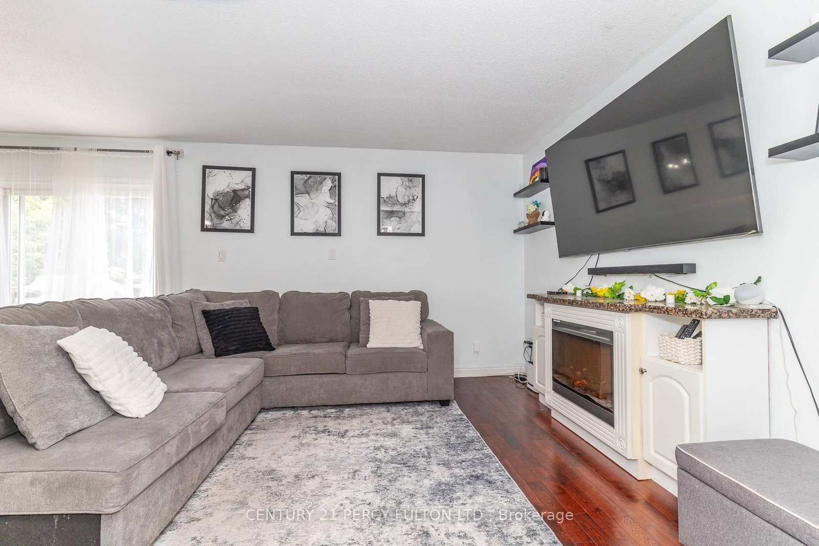 Pinecrest, Oshawa photo 17
