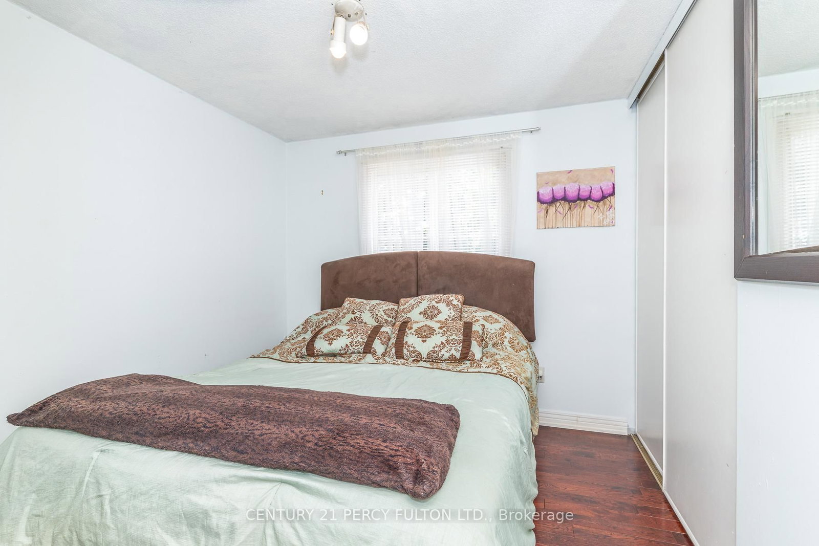 Pinecrest, Oshawa photo 23