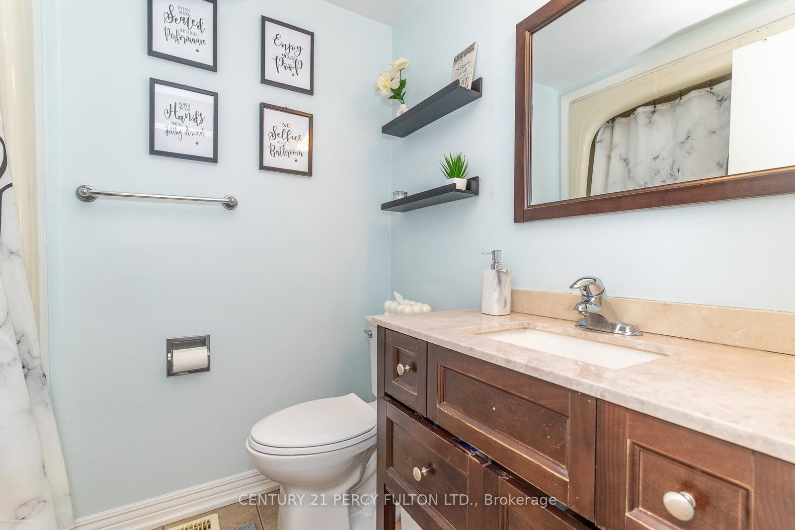 Pinecrest, Oshawa photo 26