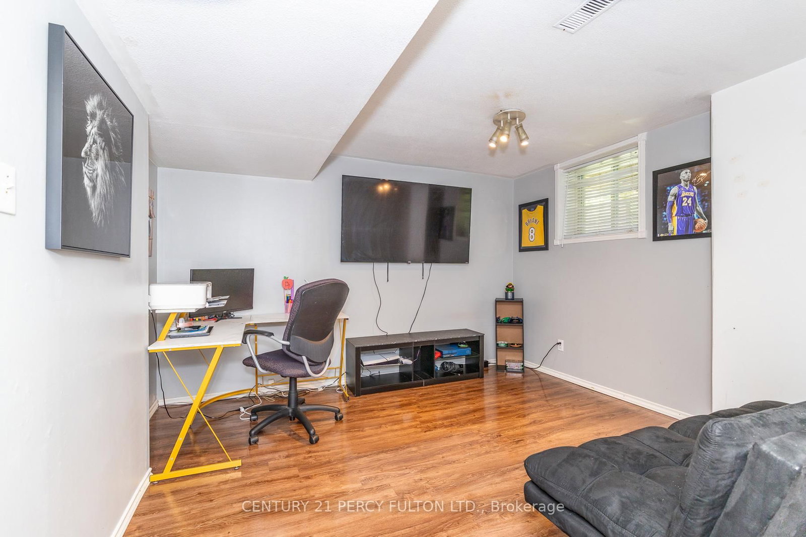 Pinecrest, Oshawa photo 33