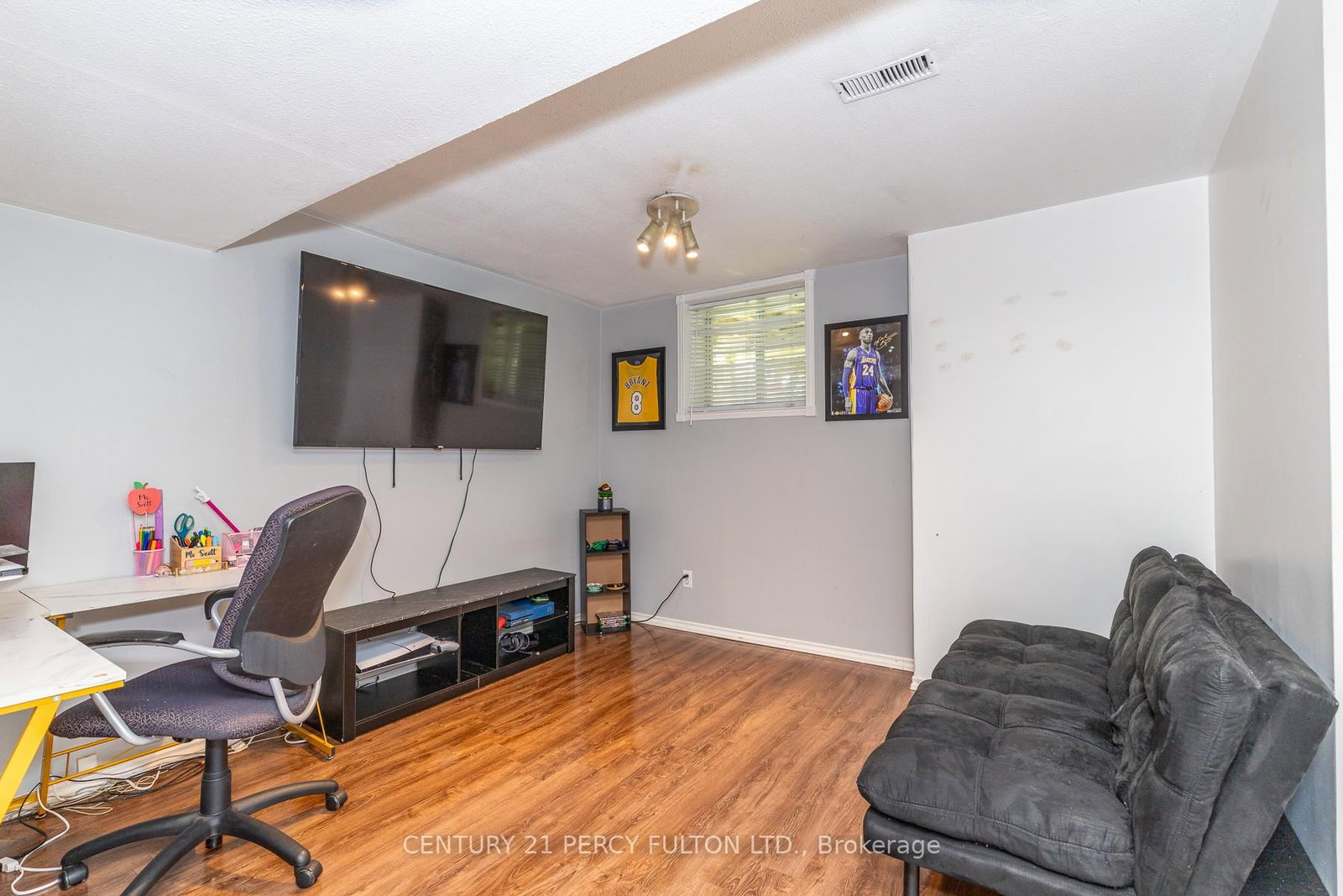 Pinecrest, Oshawa photo 34