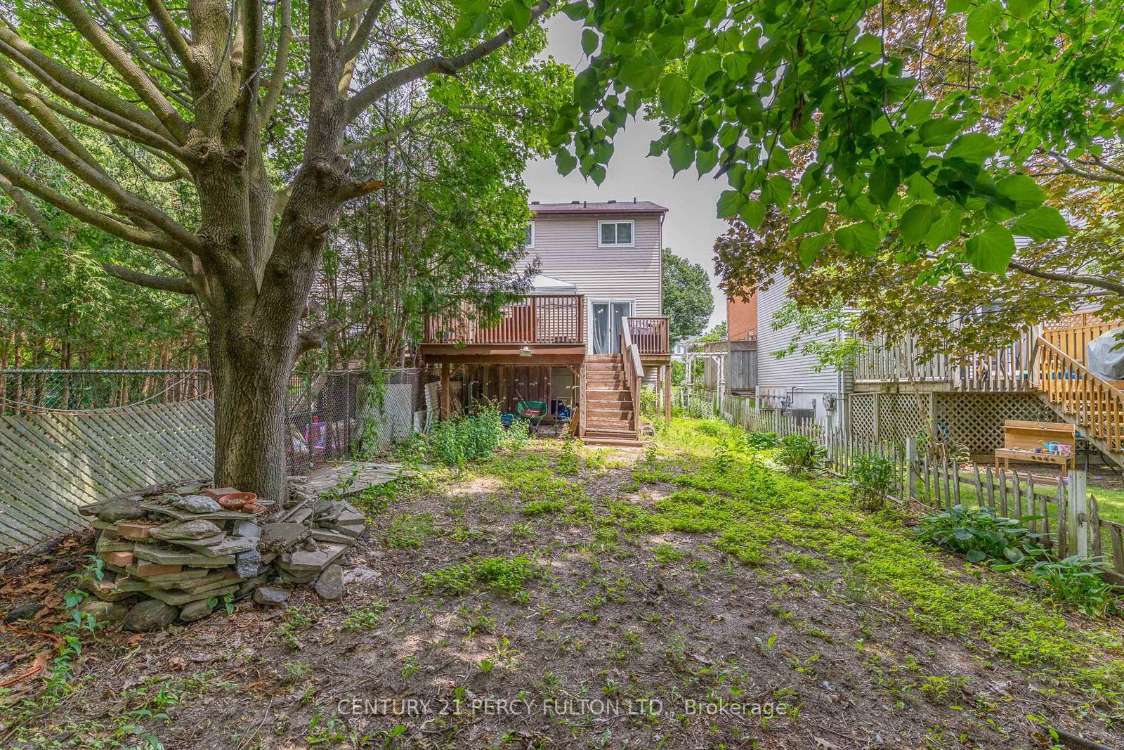 Pinecrest, Oshawa photo 43