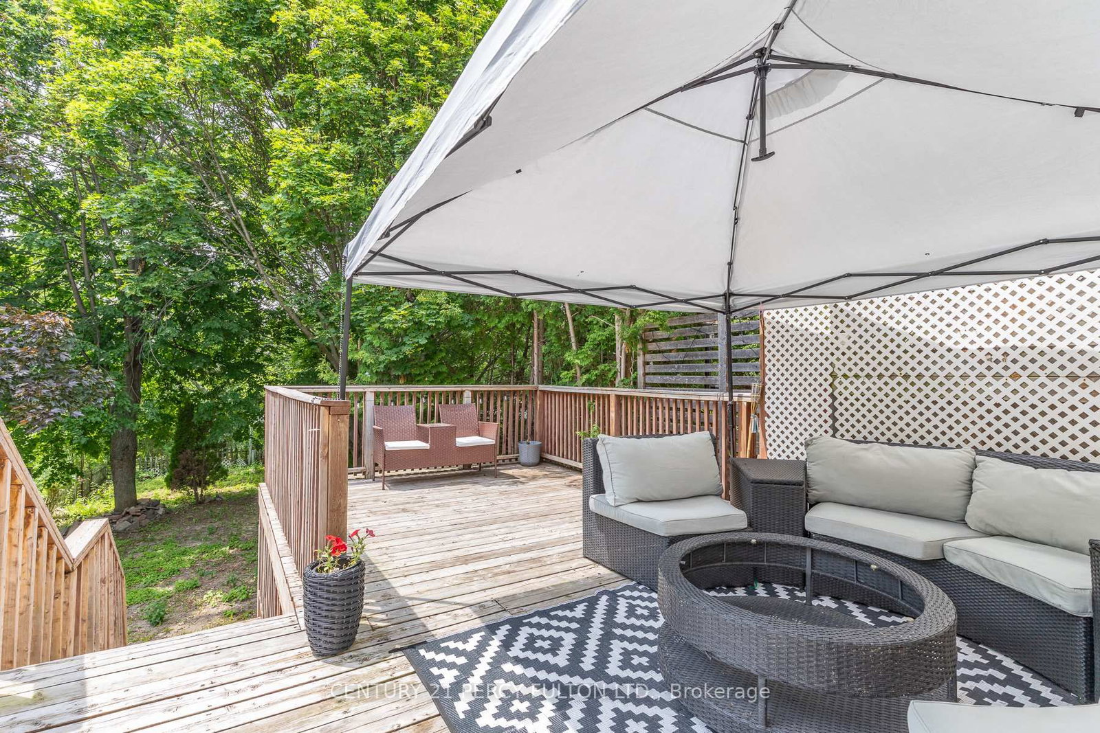 Pinecrest, Oshawa photo 47