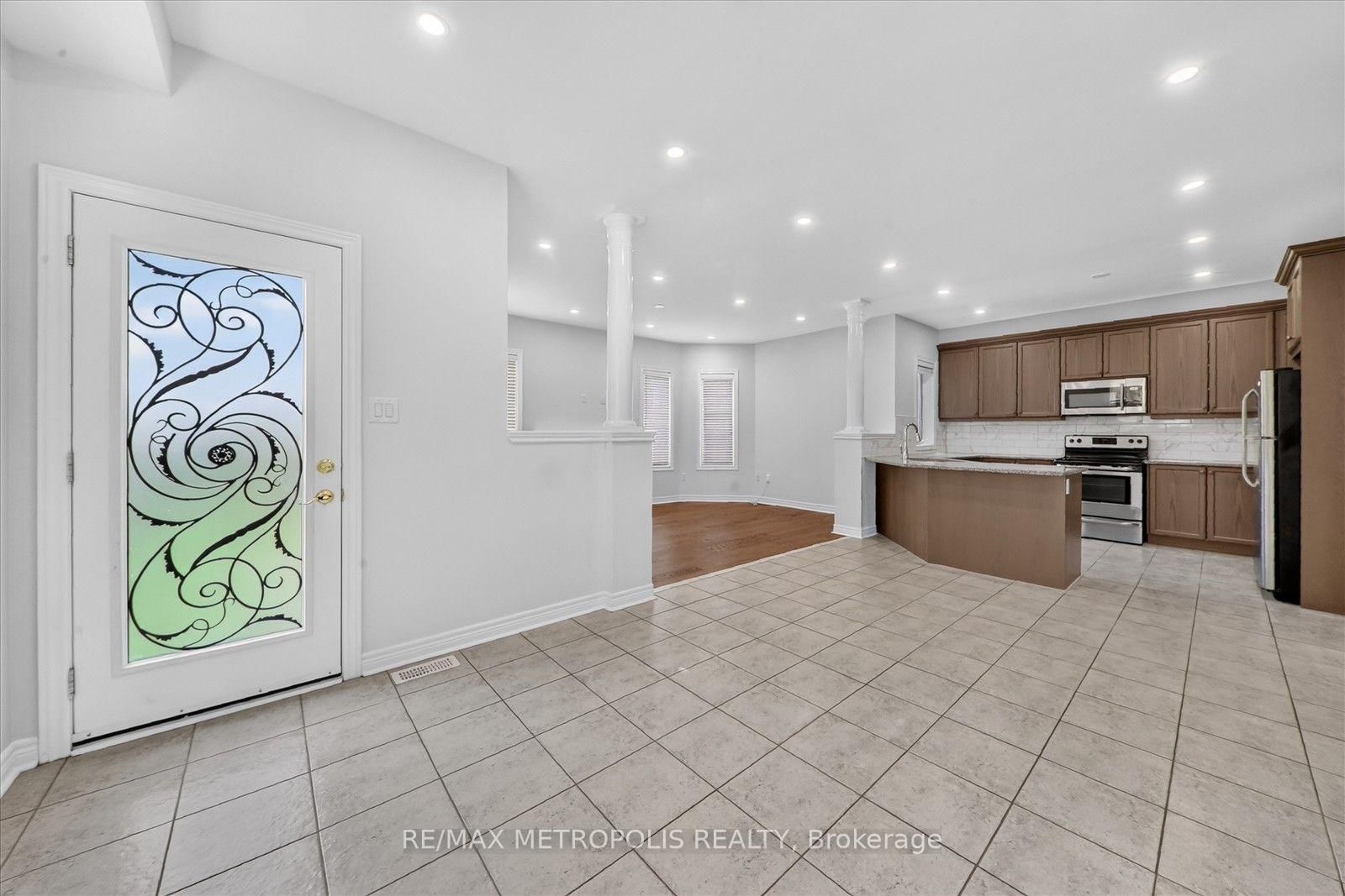 749 Black Cherry Drive • Oshawa, ON photo 16
