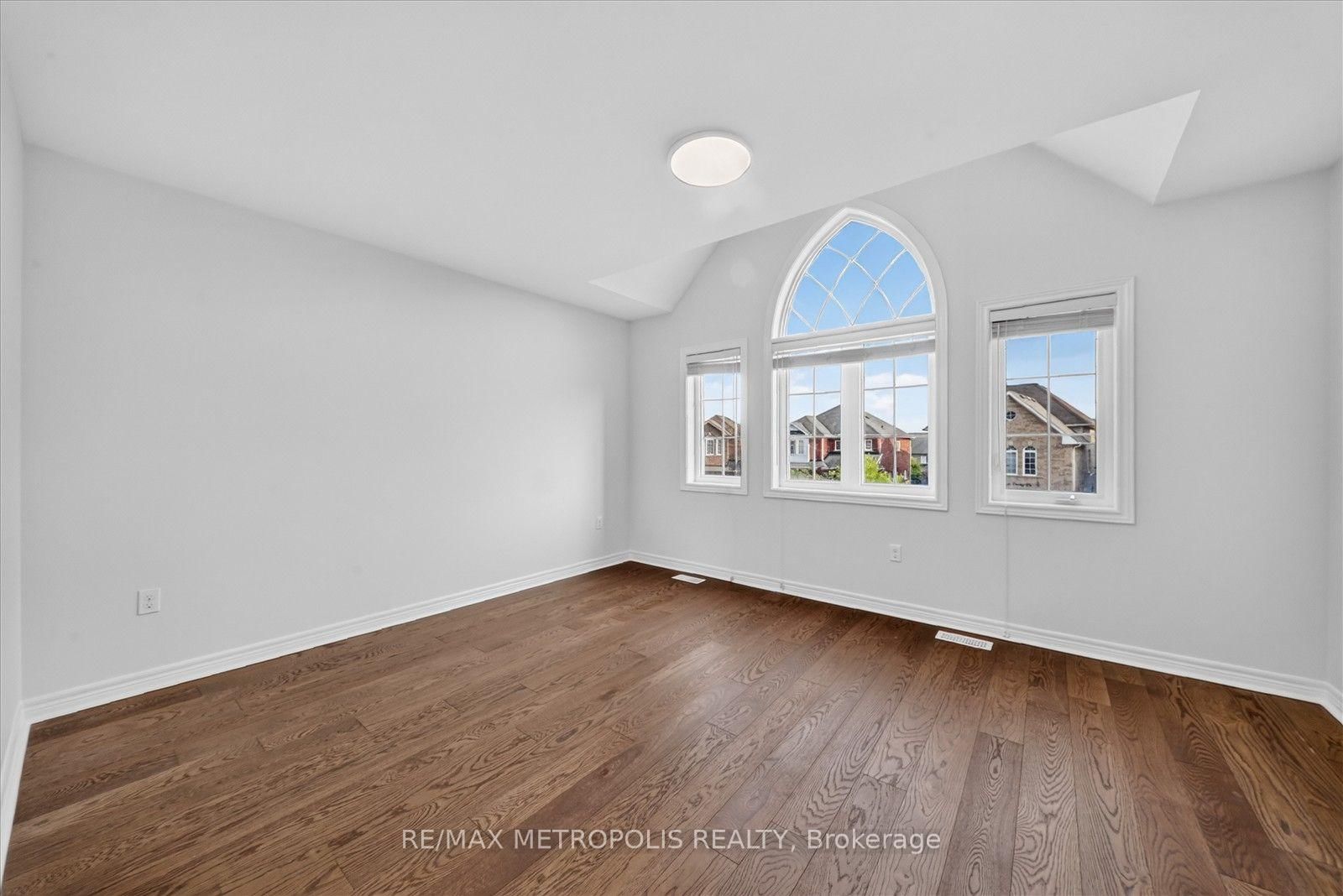 749 Black Cherry Drive • Oshawa, ON photo 34