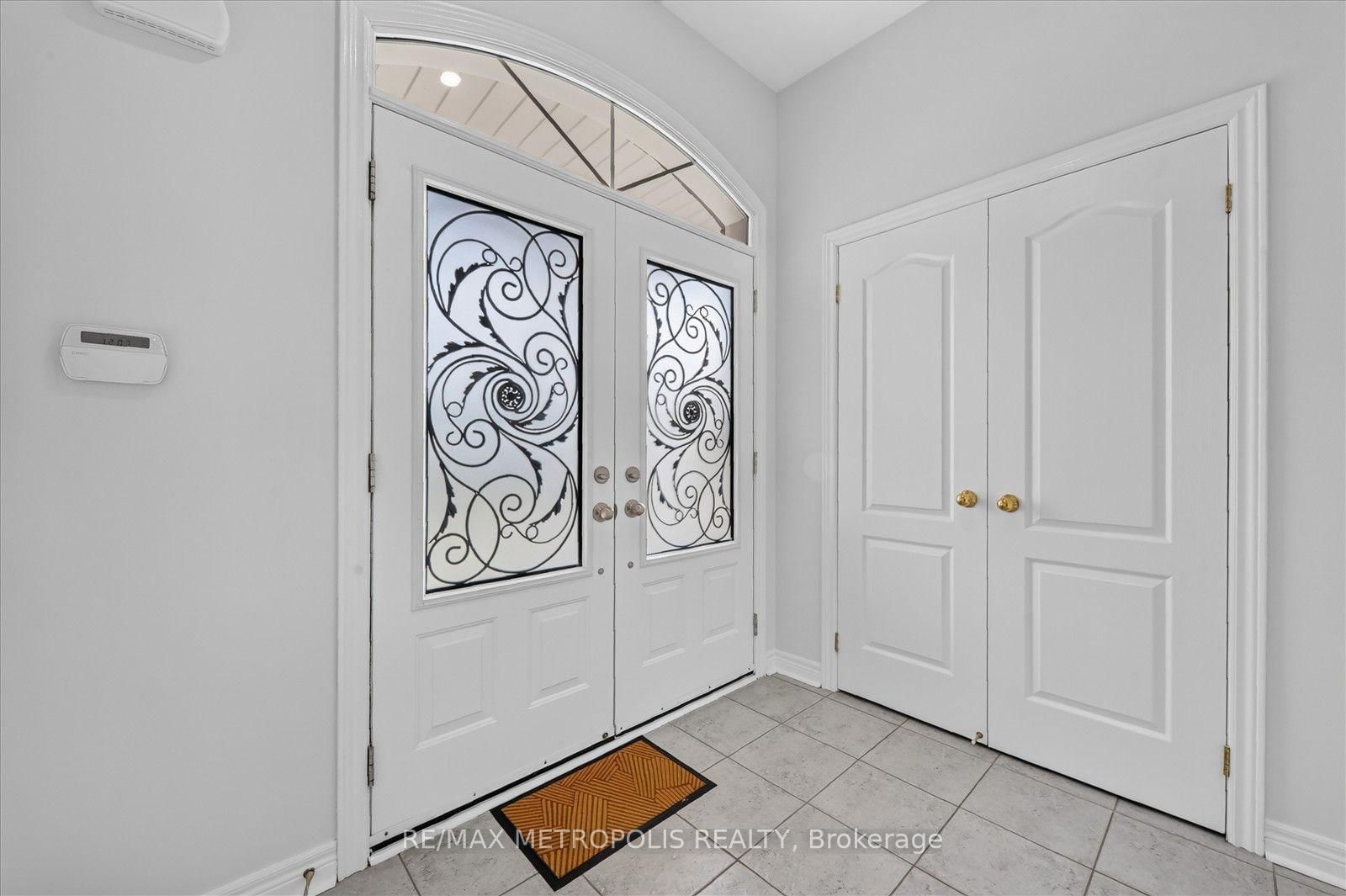 749 Black Cherry Drive • Oshawa, ON photo 6