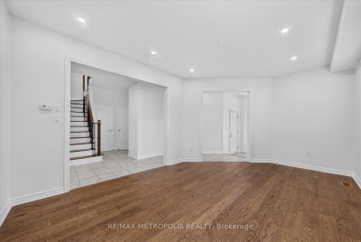749 Black Cherry Drive • Oshawa, ON photo 9