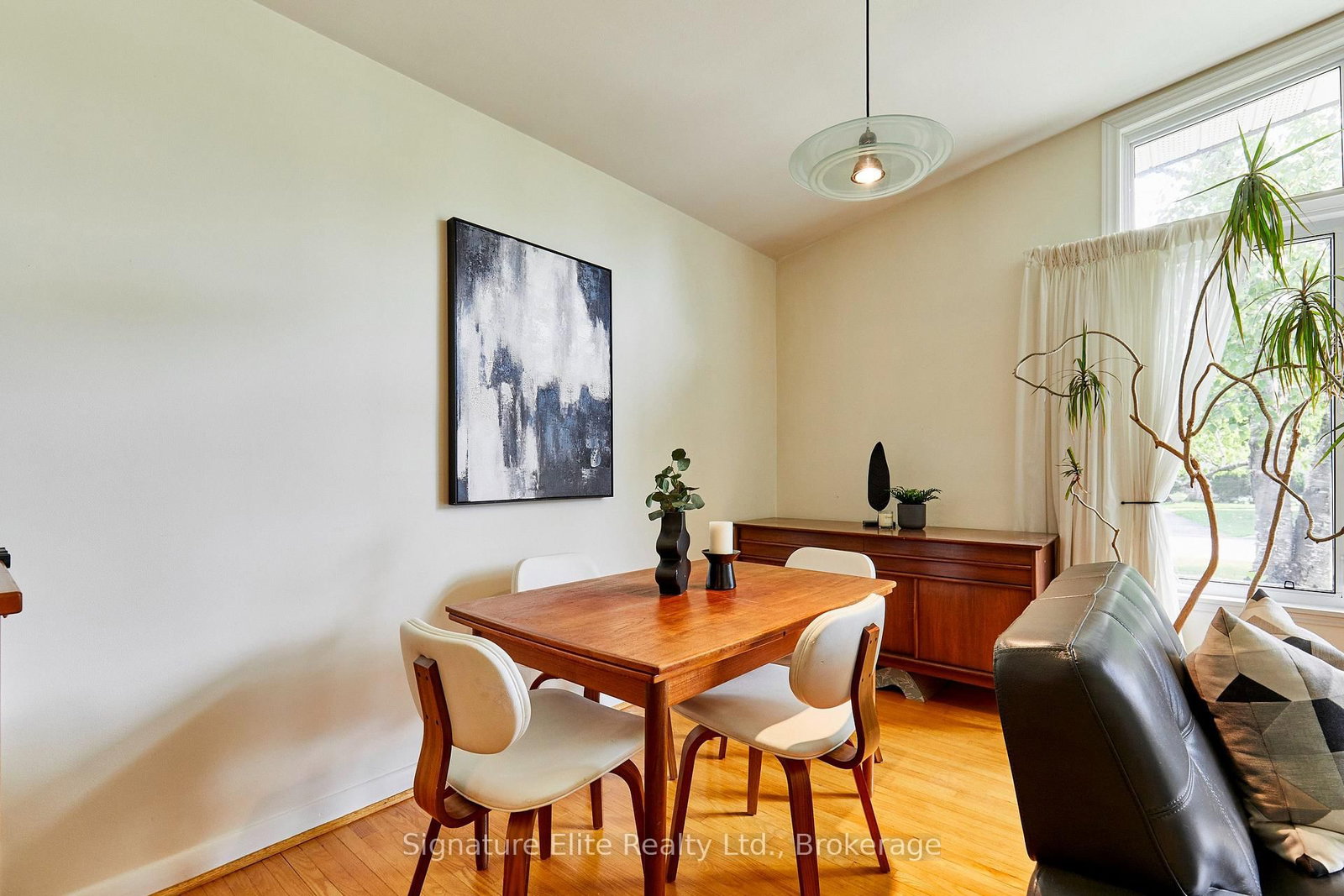122 Haileybury Drive • Toronto, ON photo 10