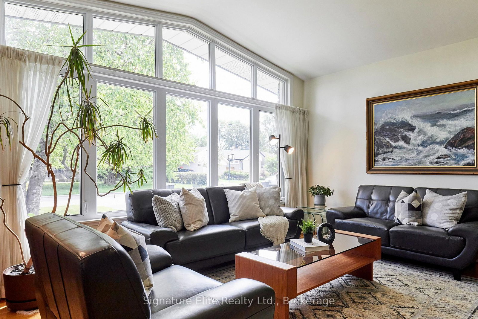 122 Haileybury Drive • Toronto, ON photo 5