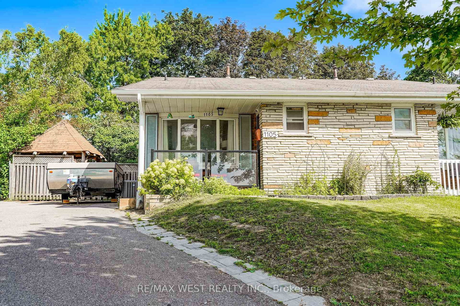 1105 Valley Court • Oshawa, ON photo 1