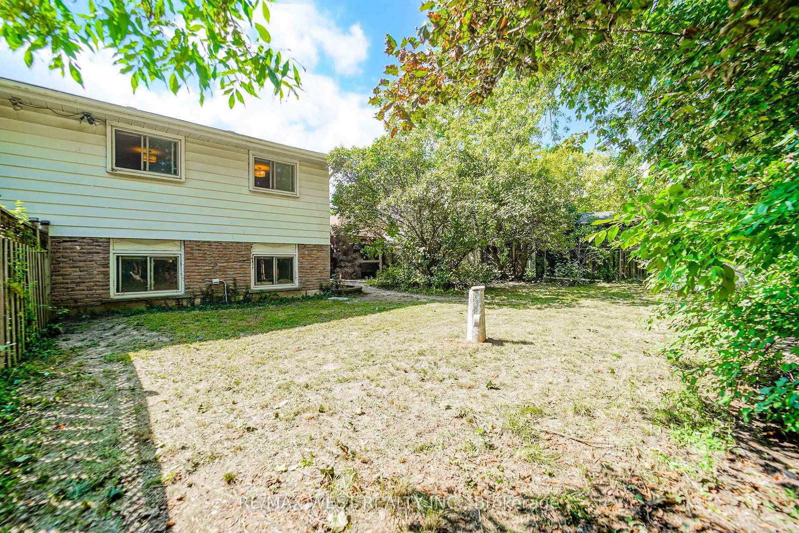 1105 Valley Court • Oshawa, ON photo 11