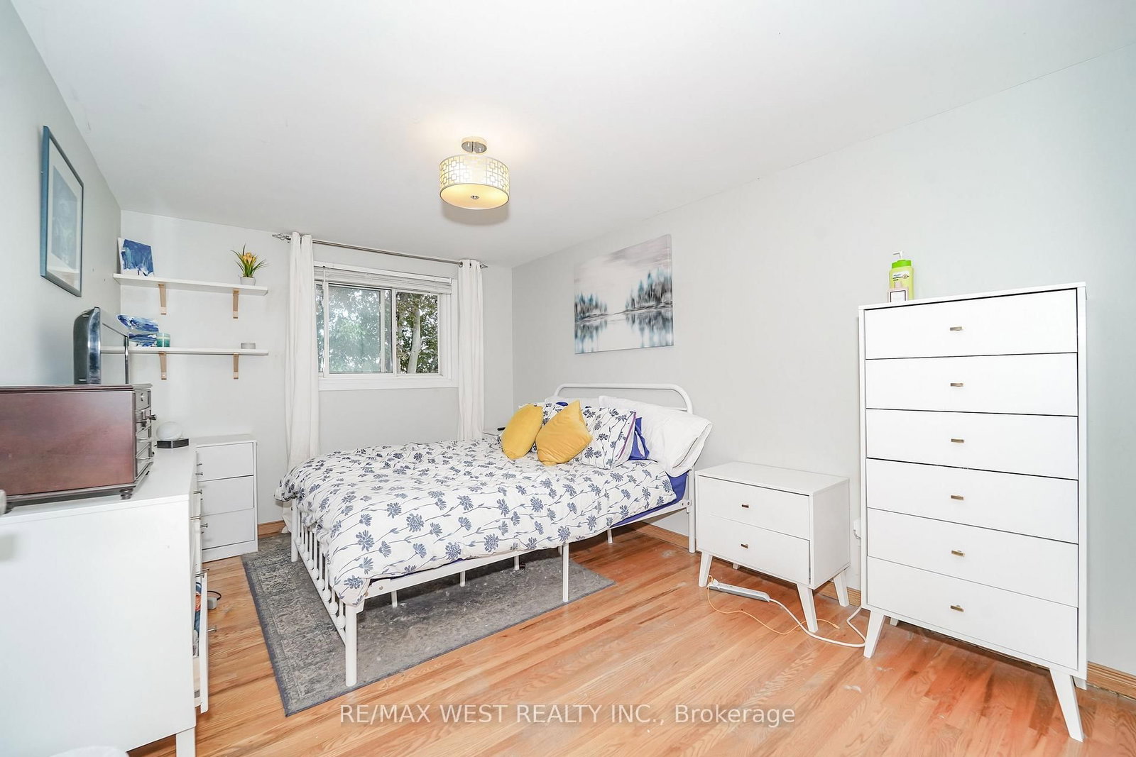 1105 Valley Court • Oshawa, ON photo 6