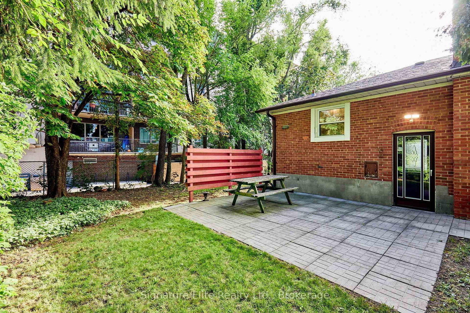 15 Bonny Lynn Court • Toronto, ON photo 32