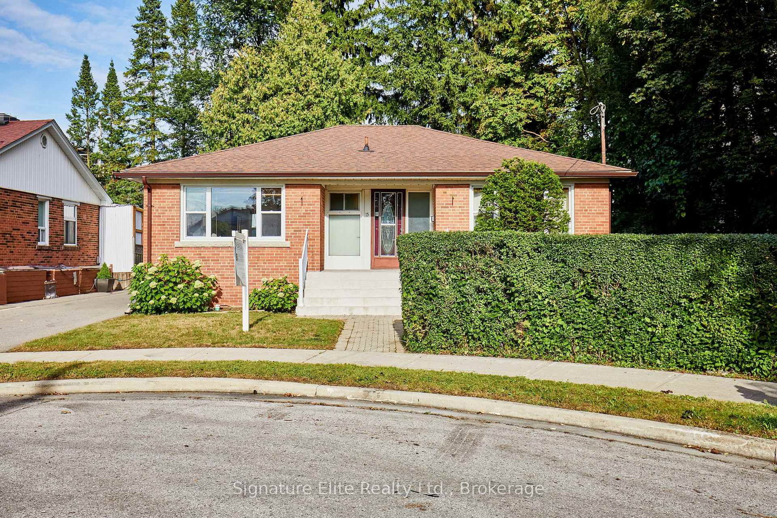 15 Bonny Lynn Court • Toronto, ON photo 37