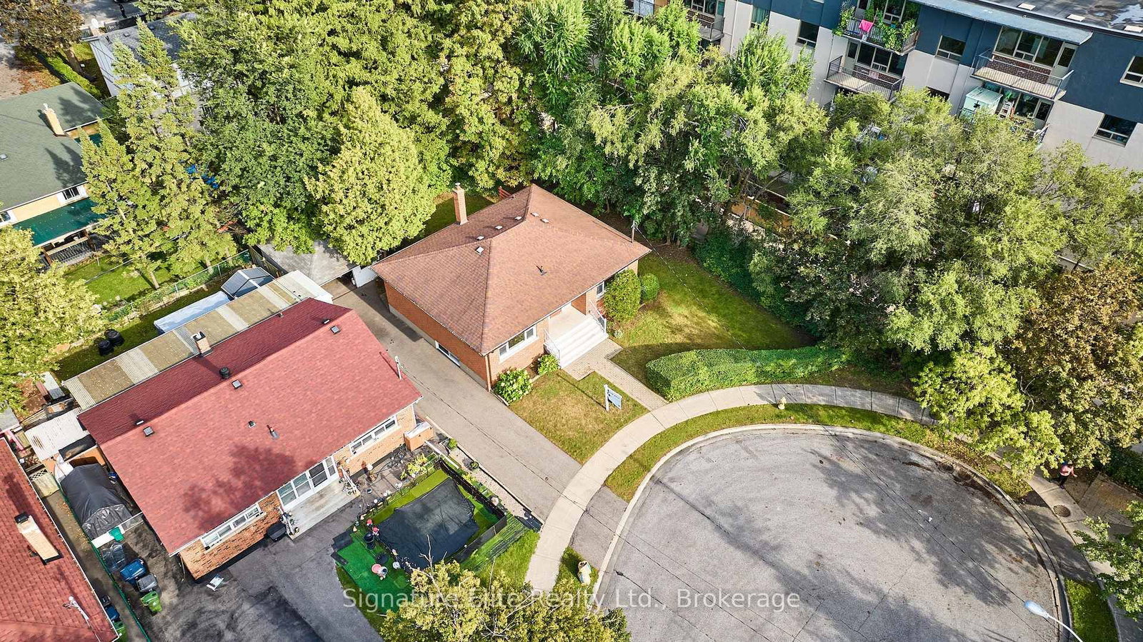 15 Bonny Lynn Court • Toronto, ON photo 38