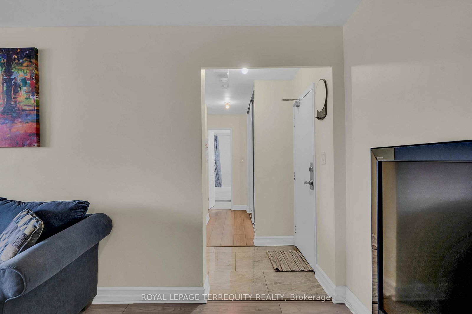 1 Massey Square • #1703 • Toronto, ON photo 6