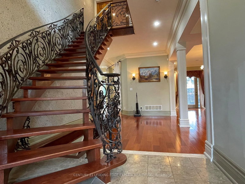 20 Grove Hill Drive W