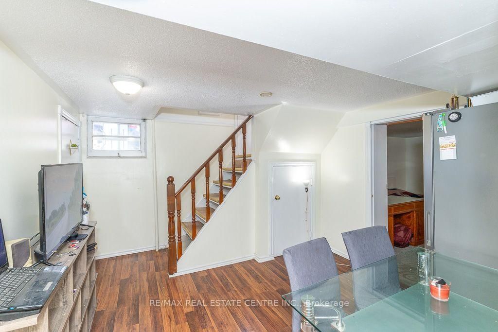 27 Innismore Crescent • Toronto, ON photo 28