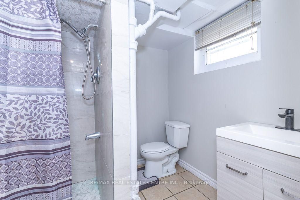 27 Innismore Crescent • Toronto, ON photo 32