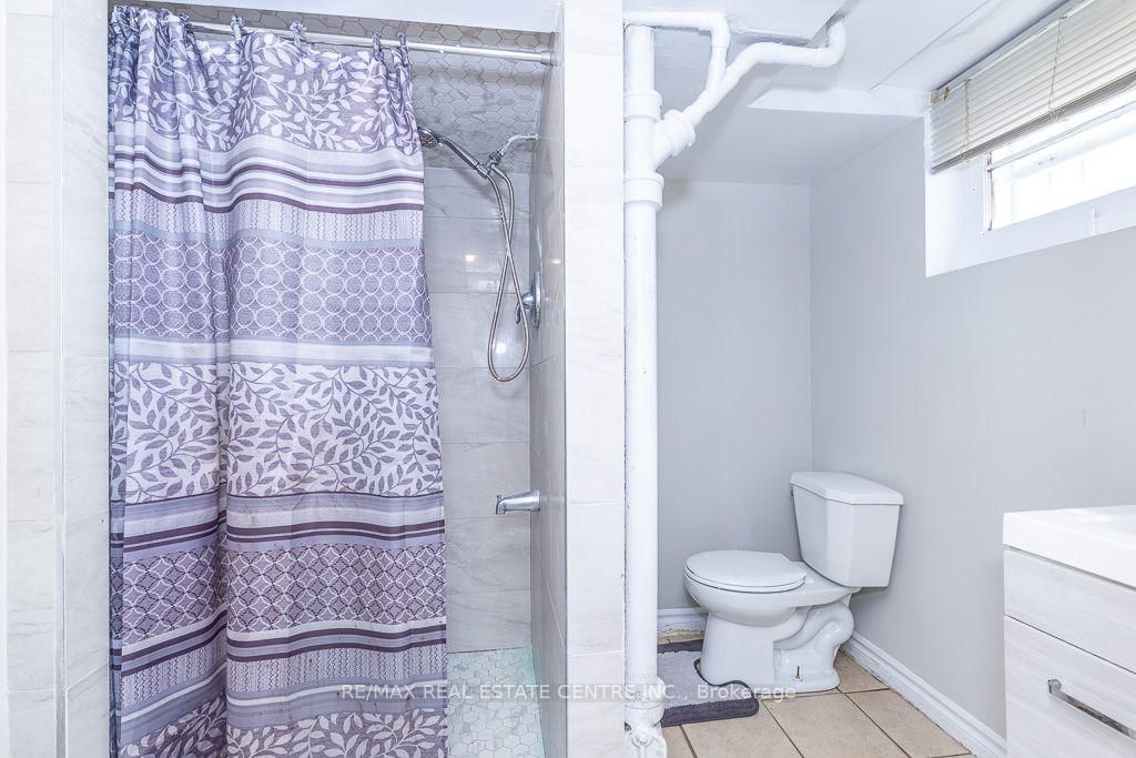 27 Innismore Crescent • Toronto, ON photo 33