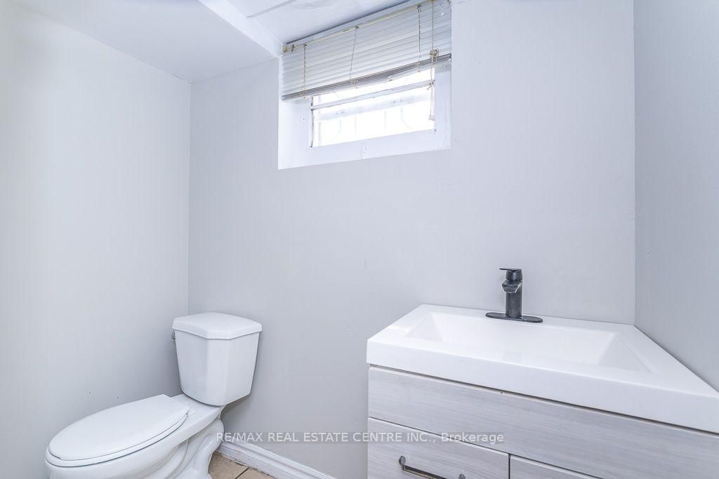 27 Innismore Crescent • Toronto, ON photo 34