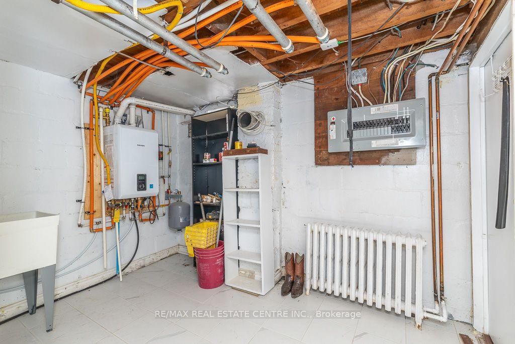 27 Innismore Crescent • Toronto, ON photo 39