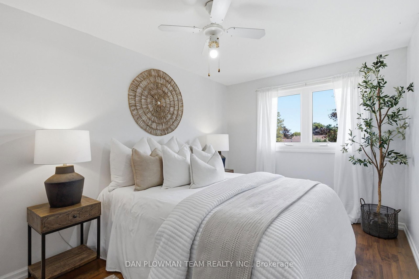 302 Vancouver Crescent • Oshawa, ON photo 19