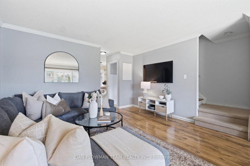 302 Vancouver Crescent