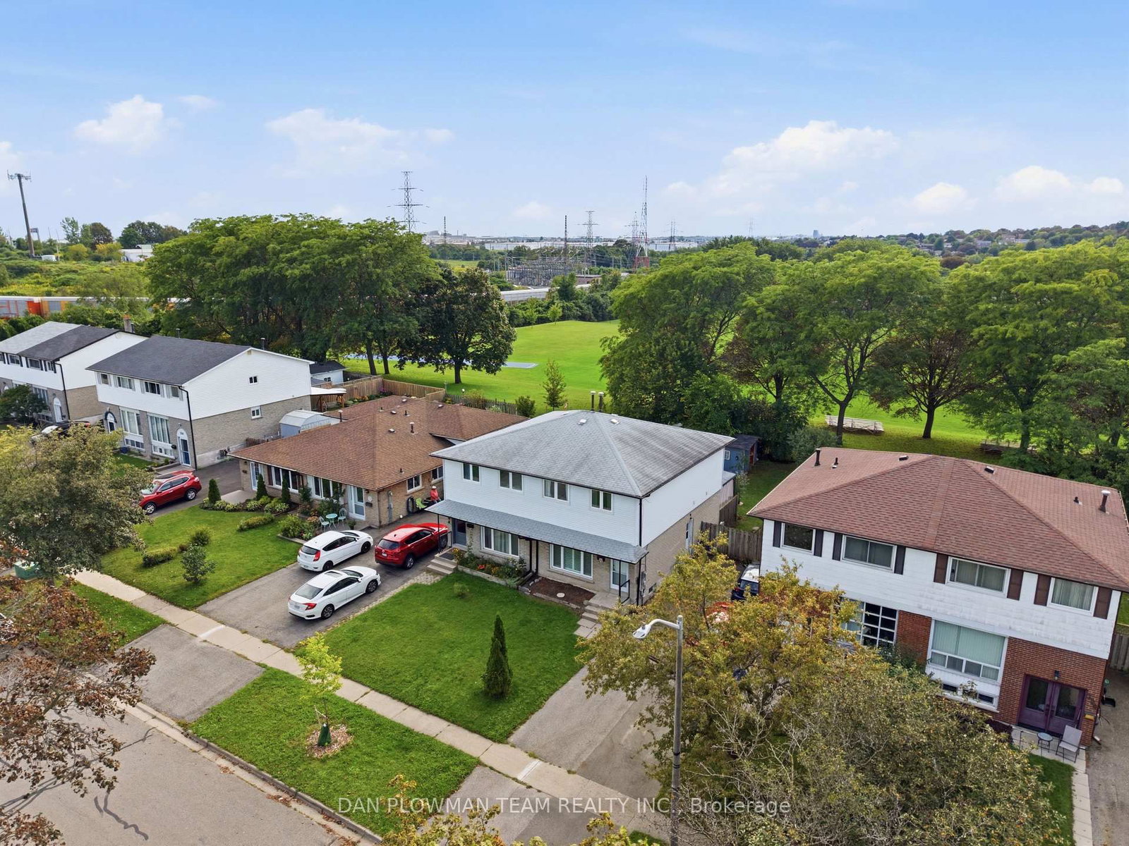302 Vancouver Crescent • Oshawa, ON photo 33