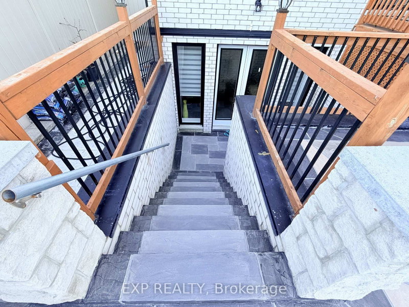 1606 Sandhurst Crescent