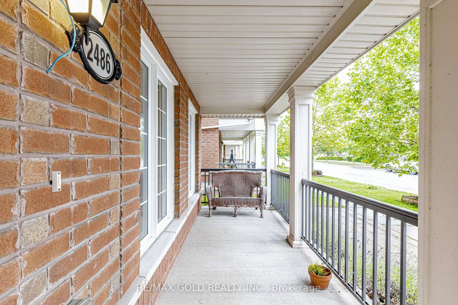 2486 William Jackson Drive • Pickering, ON photo 3