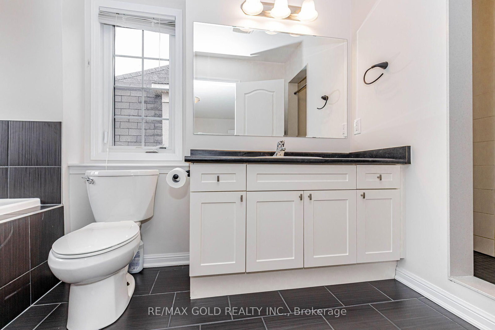 2486 William Jackson Drive • Pickering, ON photo 38