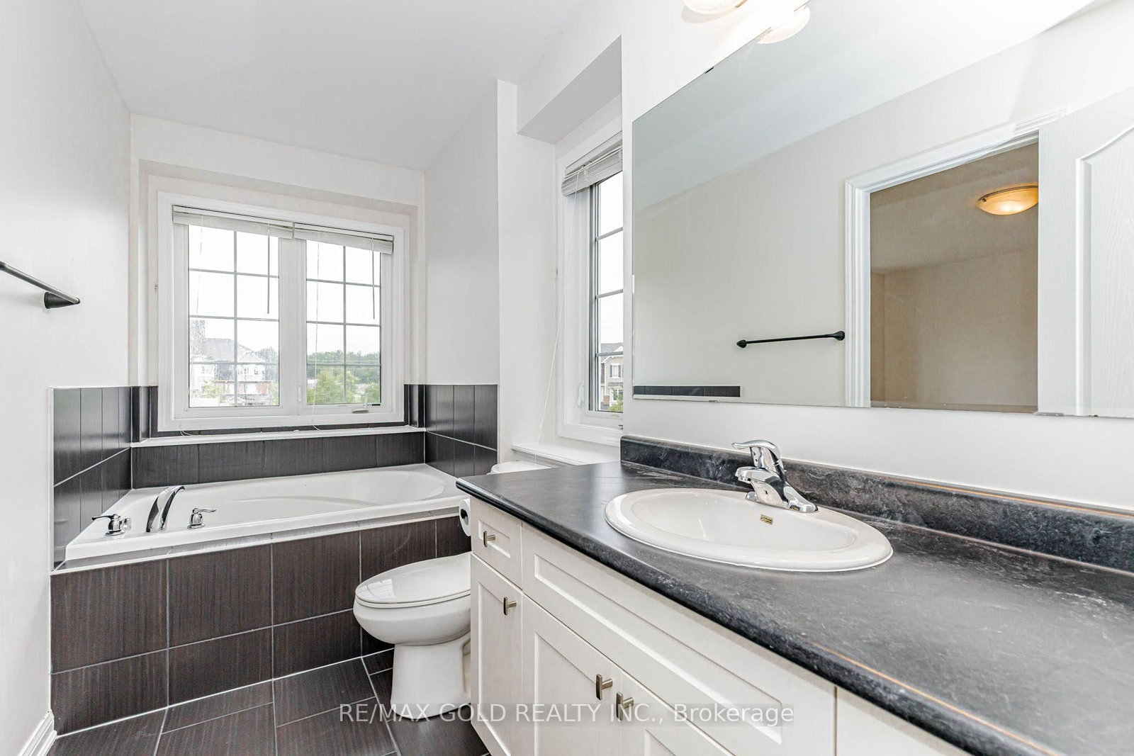 2486 William Jackson Drive • Pickering, ON photo 39