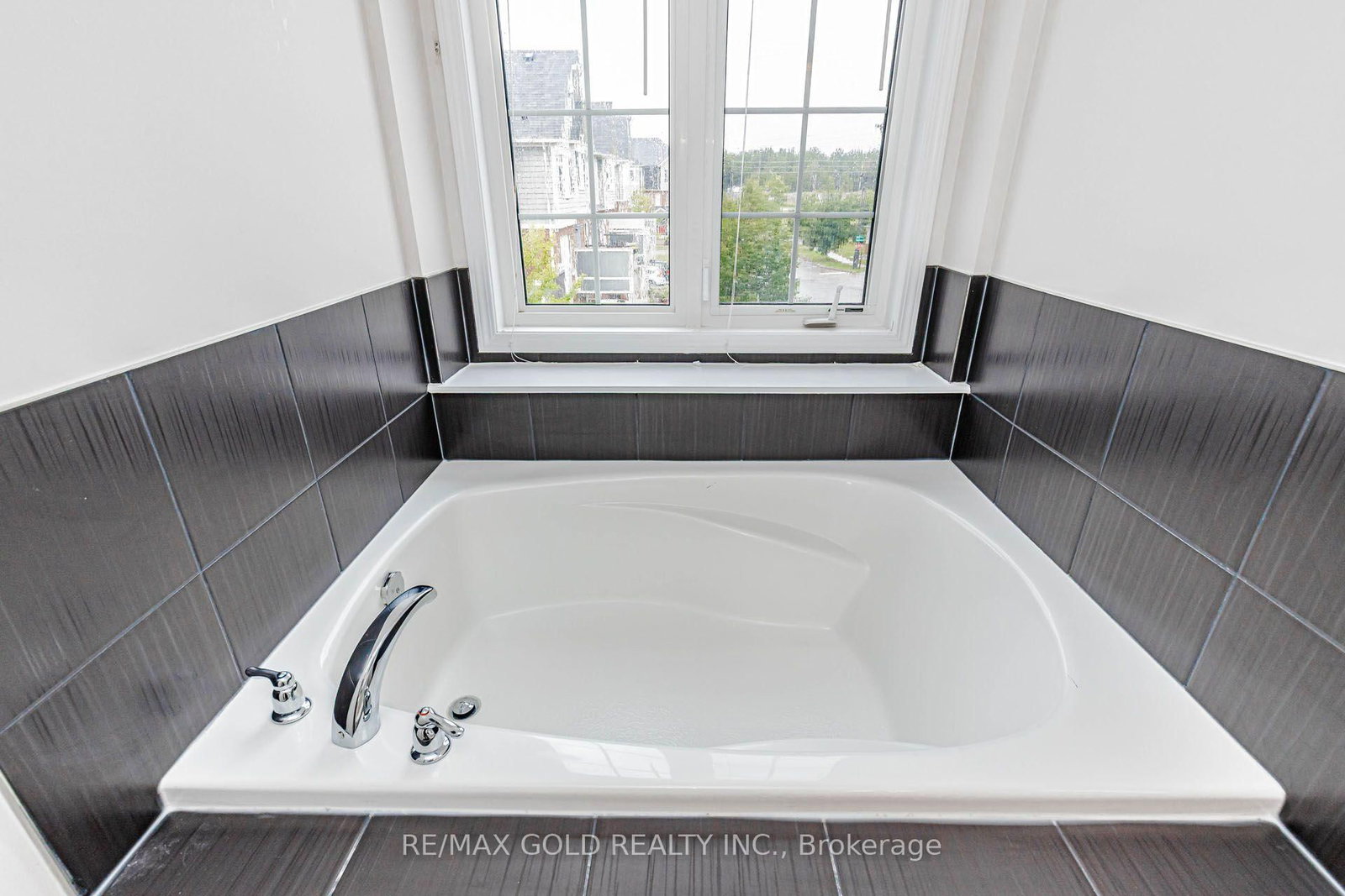 2486 William Jackson Drive • Pickering, ON photo 40