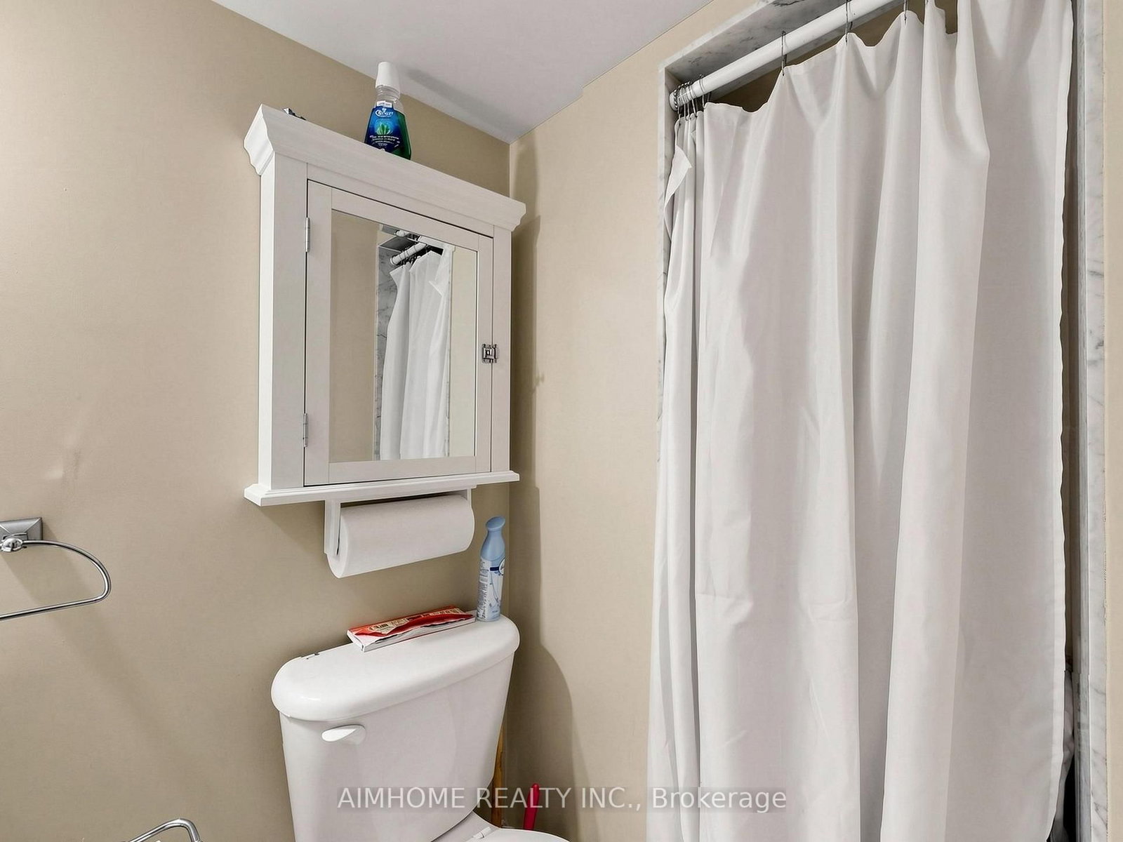 1089 Dundas Street E • Toronto, ON photo 12