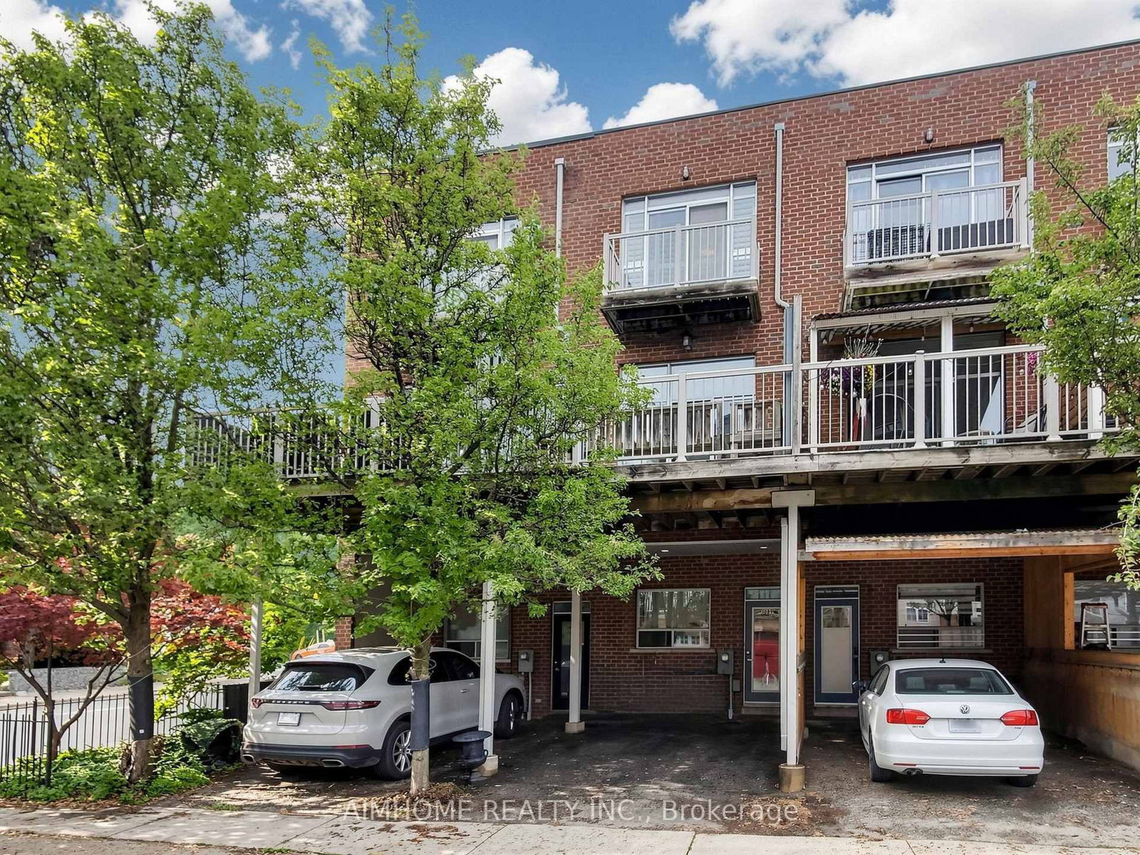 1089 Dundas Street E • Toronto, ON photo 14