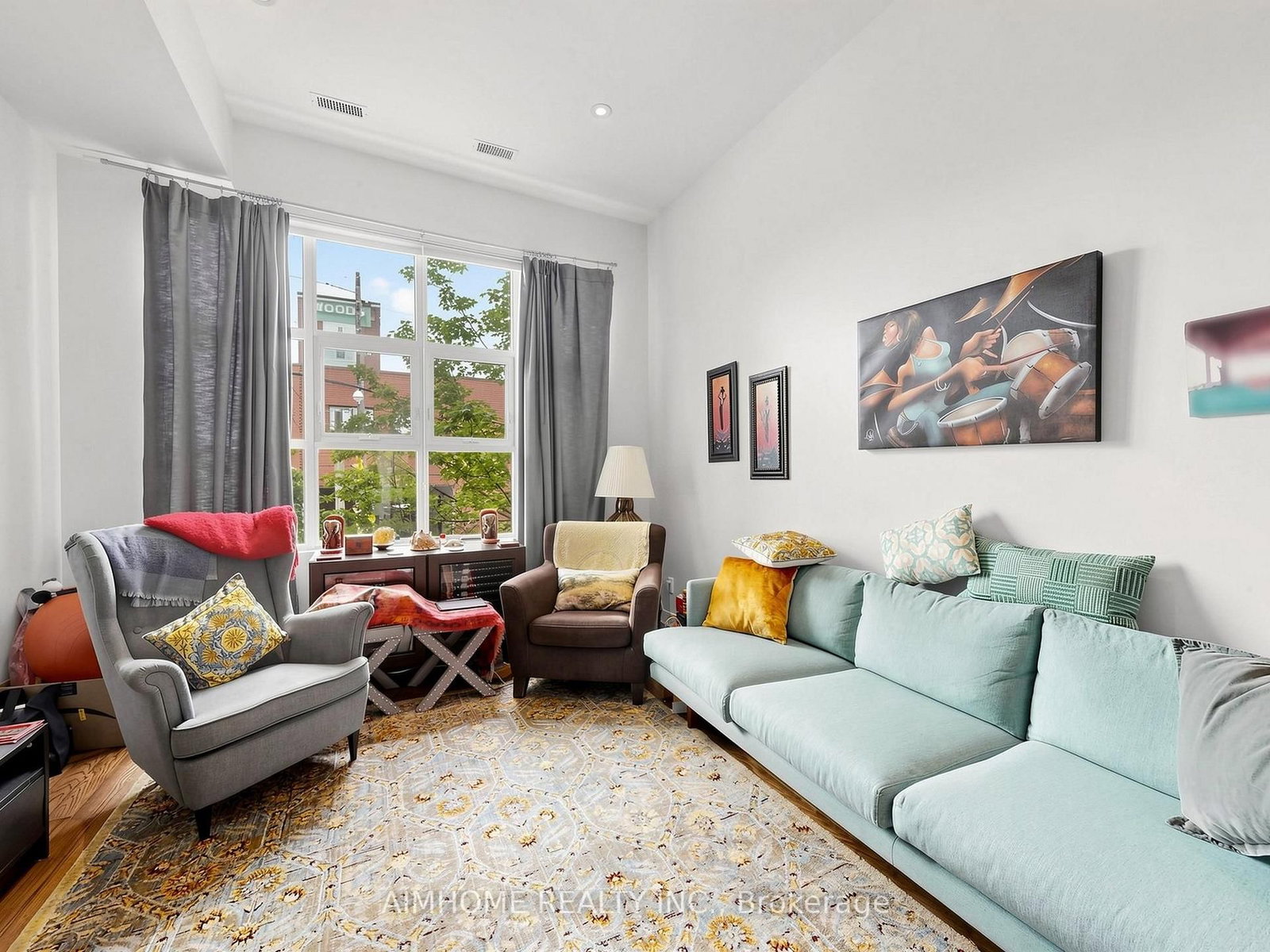 1089 Dundas Street E • Toronto, ON photo 17