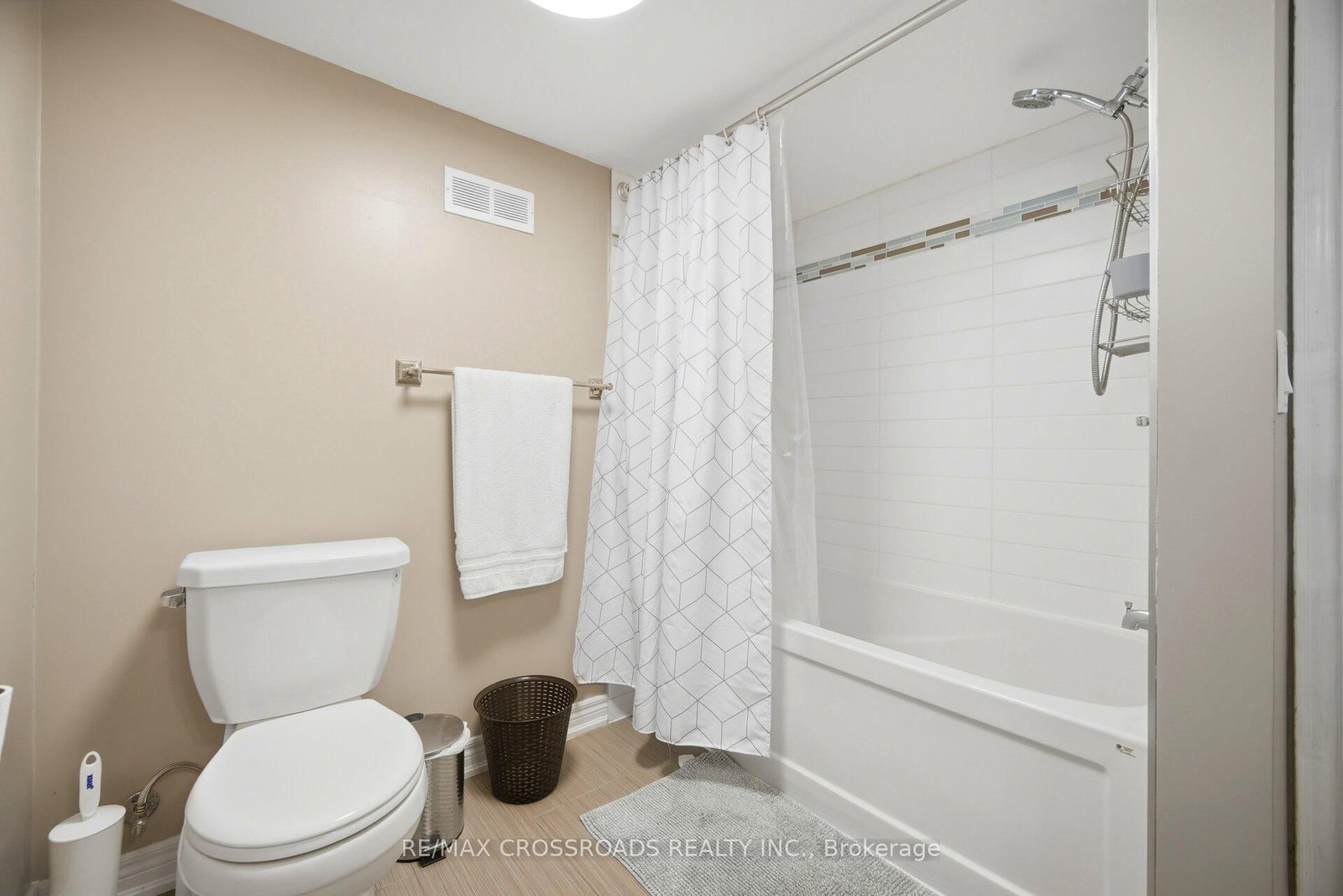 18 Adanac Drive • Toronto, ON photo 41