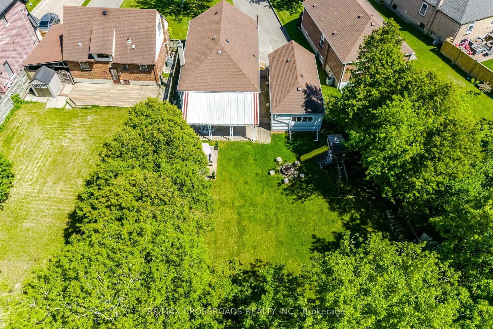 18 Adanac Drive • Toronto, ON photo 50