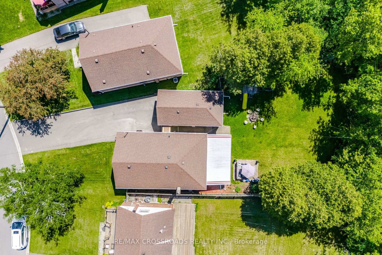 18 Adanac Drive • Toronto, ON photo 7