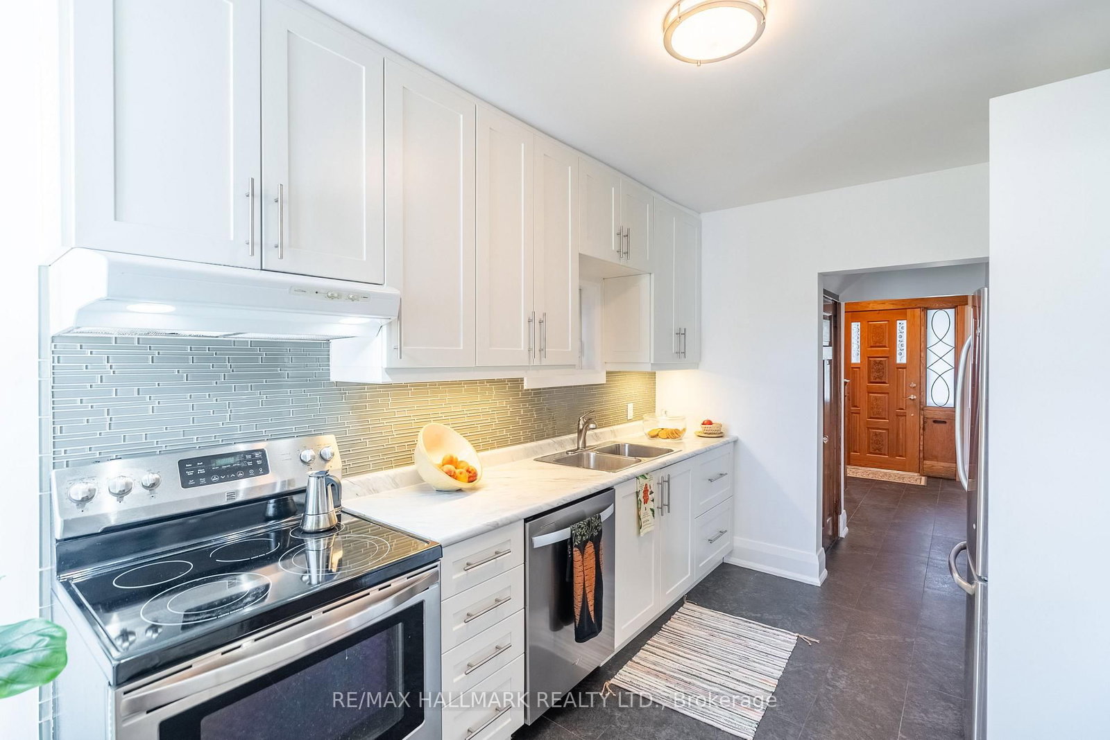 397 Strathmore Boulevard • Toronto, ON photo 6