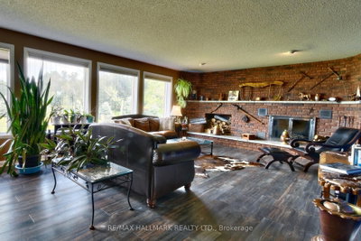 18555 Highway 12 • Scugog, ON photo 3