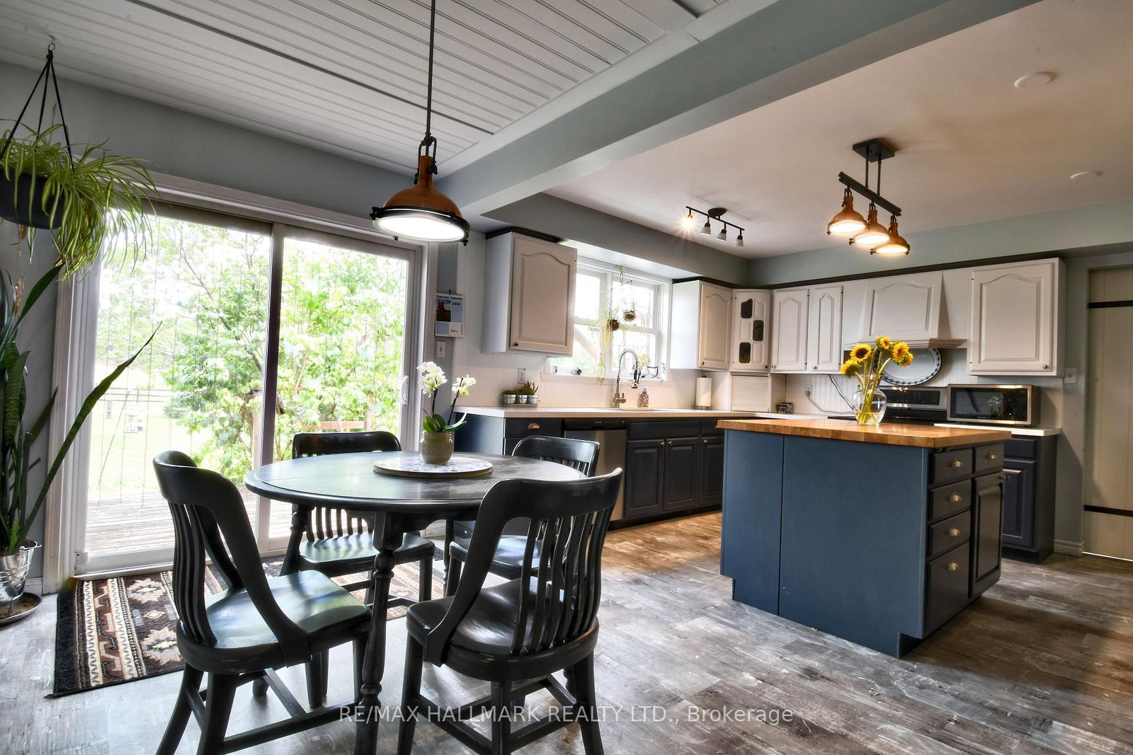 18555 Highway 12 • Scugog, ON photo 5