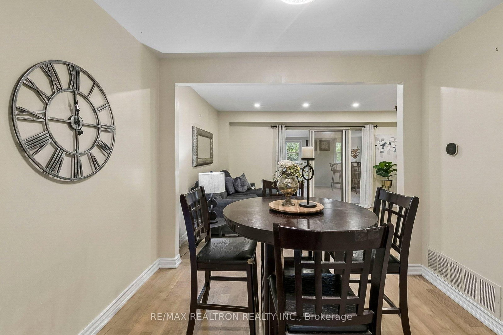 25 Whiteleas Avenue • Toronto, ON photo 14