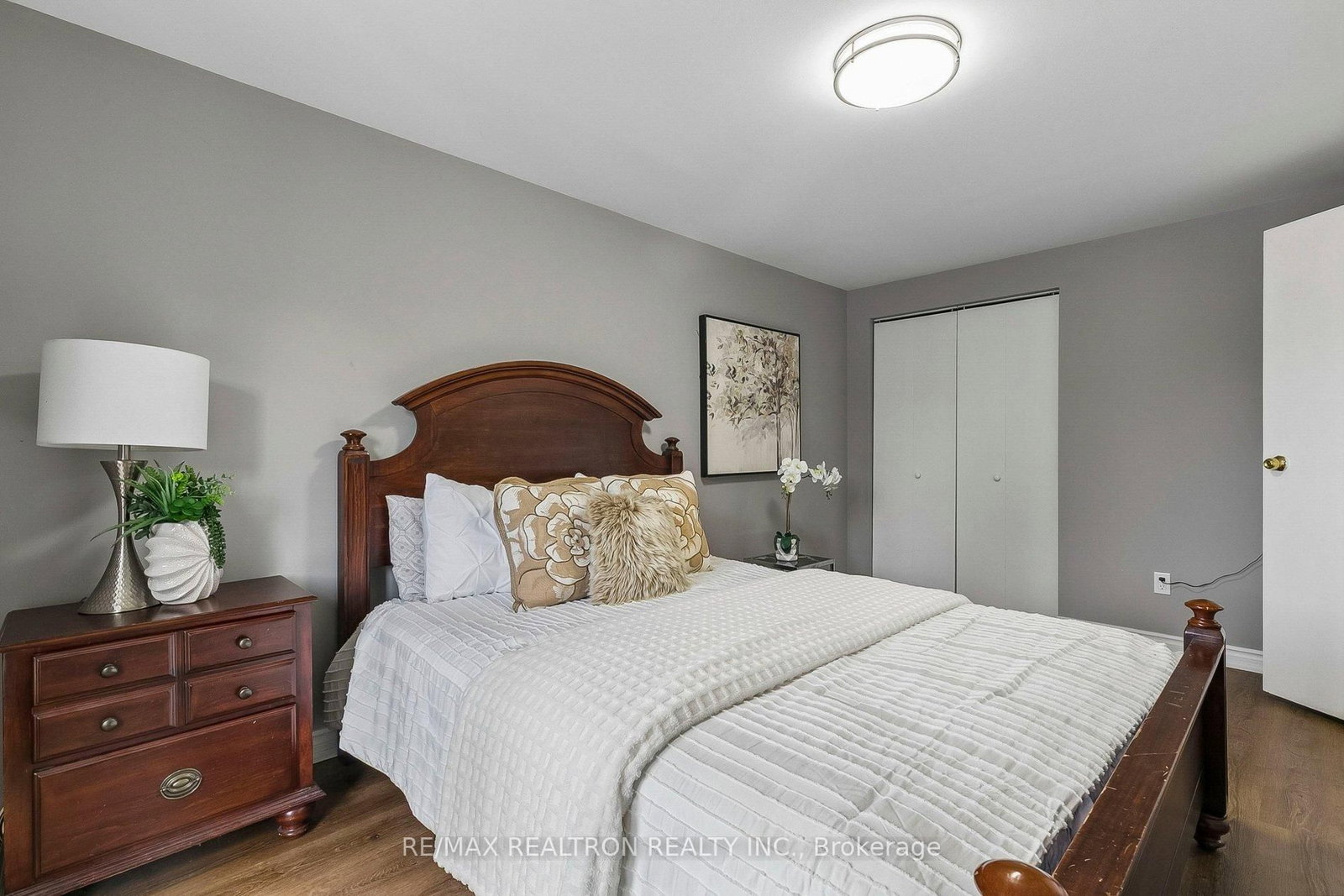 25 Whiteleas Avenue • Toronto, ON photo 24