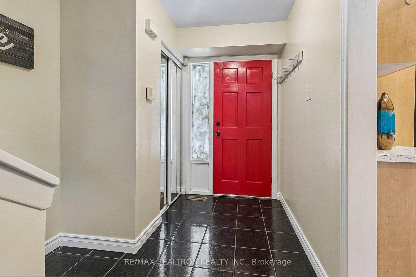 25 Whiteleas Avenue • Toronto, ON photo 5