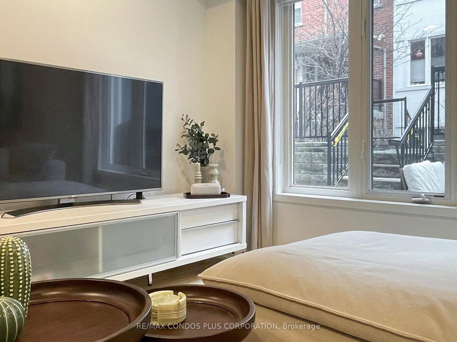 29 Florence Wyle Lane • Toronto, ON photo 14