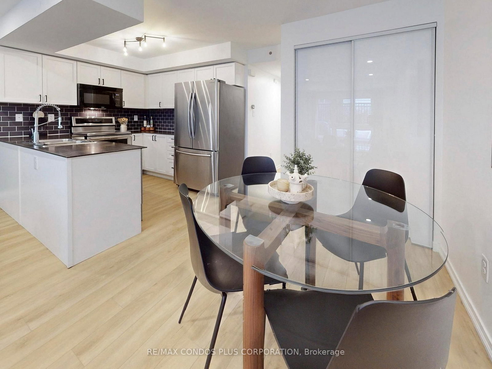 29 Florence Wyle Lane • Toronto, ON photo 22
